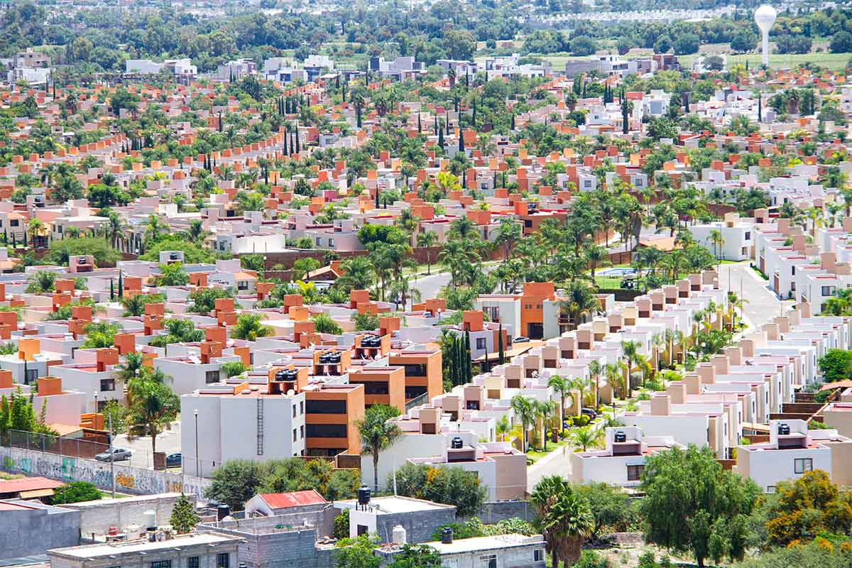 México está construyendo las casas necesarias, pero mucha construcción de vivienda ocurre informalmente, aseguran. / Foto: Víctor Xochipa