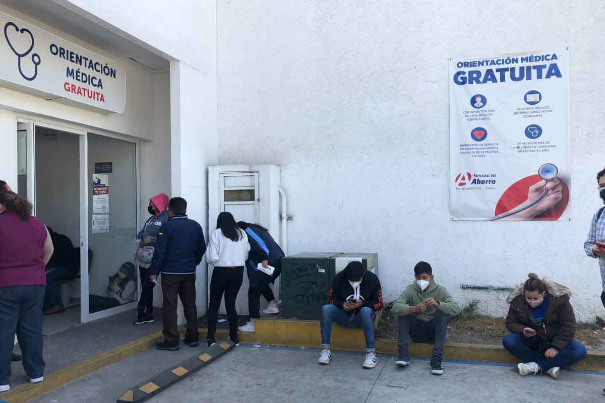 En México, los consultorios adyacentes a las farmacias aumentaron sus visitas debido a la realización de pruebas de COVID. / Foto: Cuartoscuro