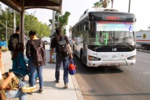 Habrá becas de transporte para universitarios de Querétaro
