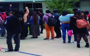 Alumnos de la UAQ toman el campus como protesta por casos de acoso
