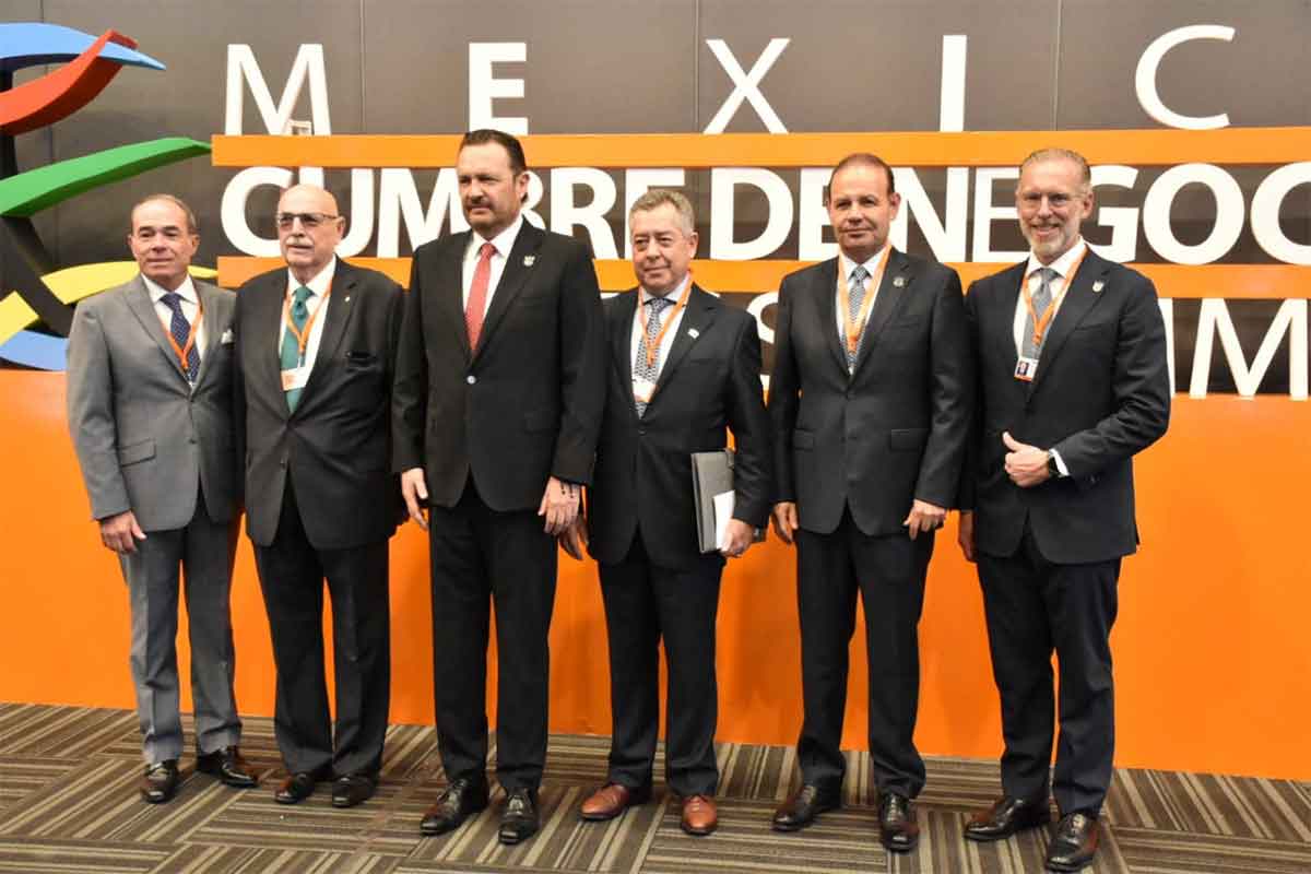 El gobernador de Querétaro, Mauricio Kuri, realizó varios anuncios durante la Cumbre de Negocios. / Foto: Especial