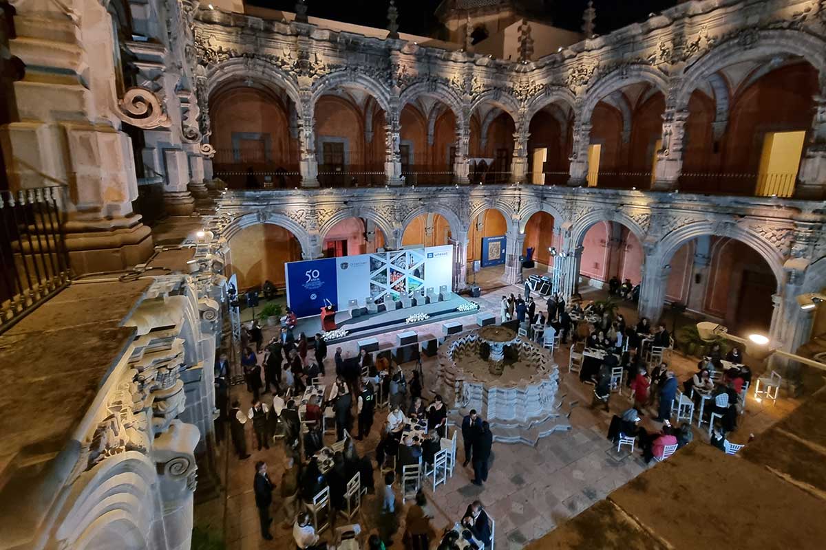 Luis Nava encabezó la presentación del libro 50 años de la Convención del Patrimonio Mundial en México e Iberoamérica / Isai López