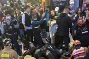 Estampida en Corea del Sur deja al menos 120 muertos (VIDEO)