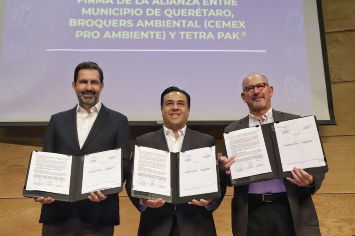 Se firmó convenio por la sostenibilidad entre el Municipio de Querétaro, Broquers Ambiental/CEMEX Pro Ambiente y Tetra Pak./ Foto: Especial