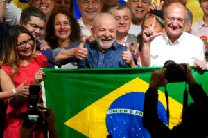Lula regresa al poder tras vencer a Bolsonaro