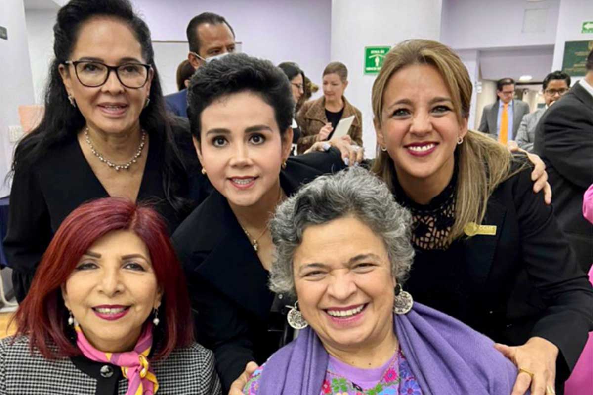 Se reúnen mujeres empresarias de Querétaro con la senadora Beatriz Paredes / Foto: Especial 