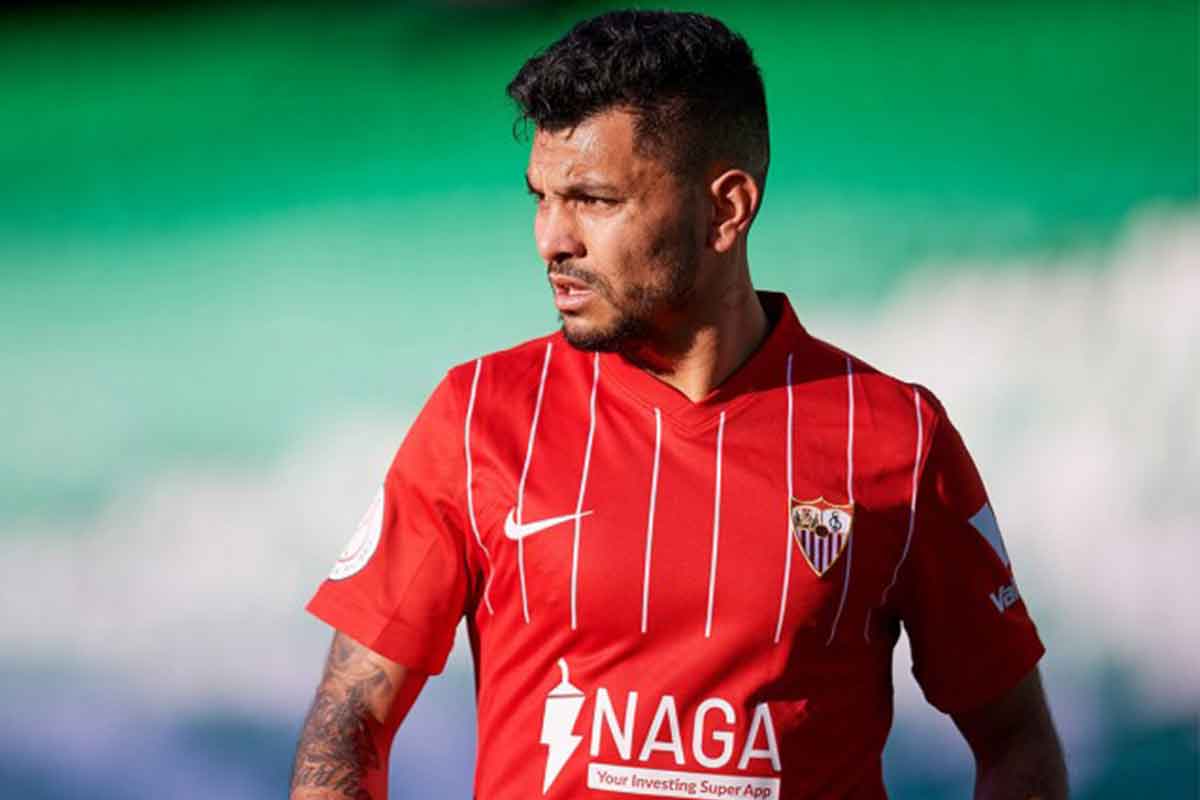 Tras una lesión, Jesús Manuel ‘Tecatito’ Corona seguirá su proceso de recuperación con el Sevilla. / Foto: Especial