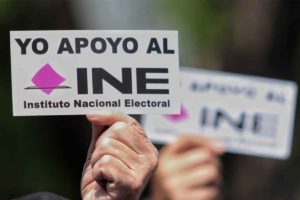 La oposición unida en defensa del INE