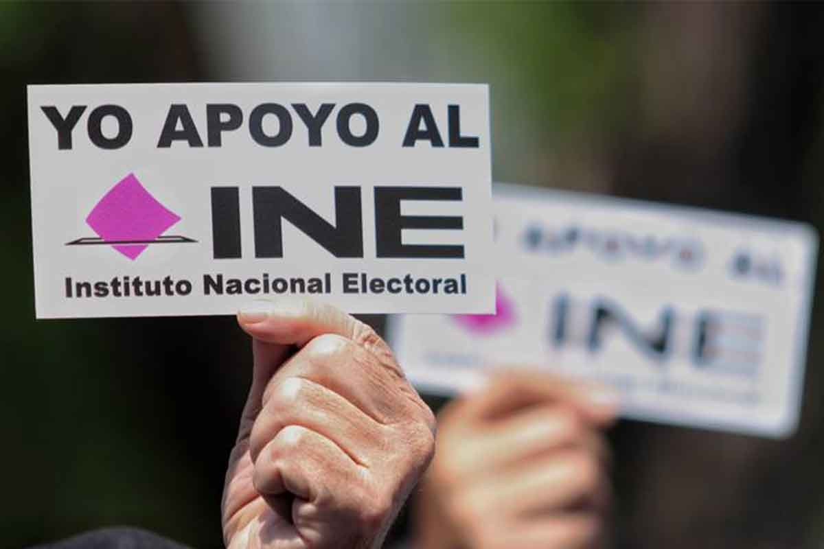 Legisladores del PAN invitaron a los 10 mil militantes a participar como ciudadanos a favor del INE. / Foto: Especial