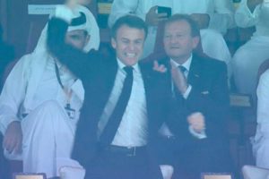 Celebra Emmanuel Macron goles de Mbappé
