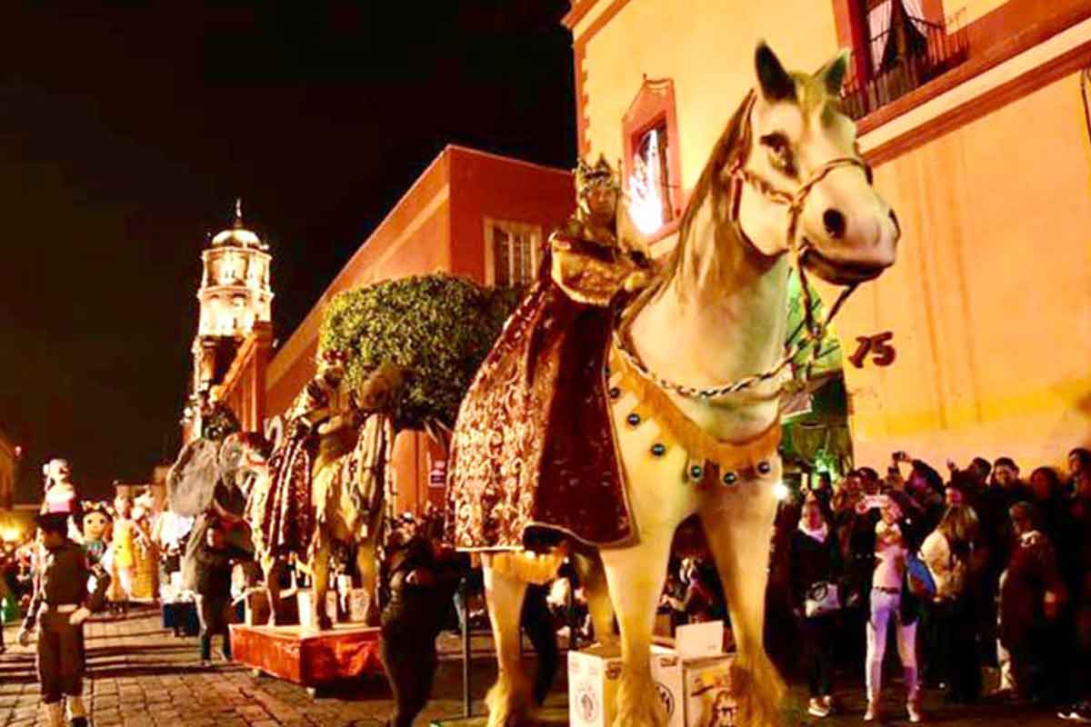 El megadesfile navideño recorrerá las calles del Centro Histórico de Querétaro. / Foto: Especial 