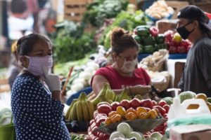 Mexicanos creen que la inflación seguirá subiendo en 2023