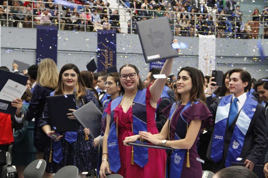 Tec de Monterrey gradúa a 462 estudiantes en campus Querétaro 