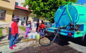 Municipio mantiene apoyo con Pipas ante el desabasto de agua potable