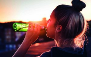 Informa SESA daños a la salud por consumo de alcohol