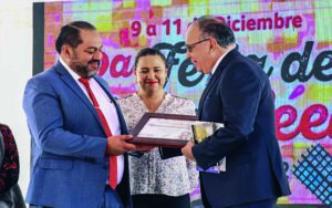 René Mejía impulsa educación y turismo con Feria del Libro en Amealco