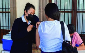 Aplican 485 mil 453 dosis de vacuna contra influenza en Querétaro
