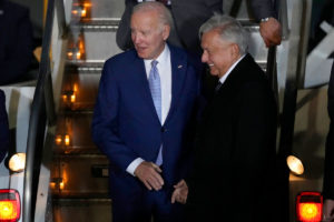 AMLO y Biden hablan sobre migración y economía