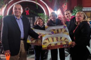 Abraza espíritu navideño a UTEQ y dona roscas al albergue Yimpathí