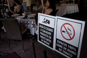 Restaurantes reportan 35% de recuperación tras amparo por ley antitabaco