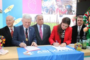 Firma SECTUR acuerdo para desarrollar el Camino Iniciático de Santiago
