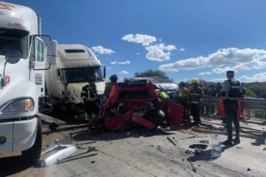 Recaudan firmas para frenar los constantes accidentes en autopista México - Querétaro