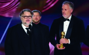 Guillermo del Toro se lleva Globo de Oro por 'Pinocho'