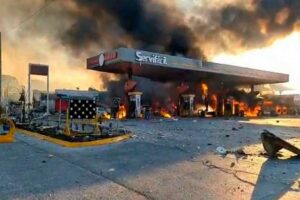 Cuatro heridos y dos muertos por explosión en gasolinera