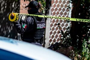 Muere hombre de la tercera edad en vía pública en Querétaro