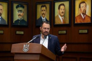 No habrá aumento de sueldo a gobernador y gabinete en Querétaro
