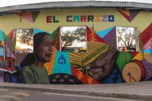 Roberto Cabrera encabeza recorrido en murales del Programa Comural Tierra y Color