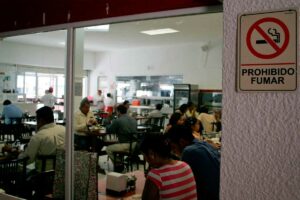 45 por ciento de comercios en Canaco fueron afectados por ley antitabaco en Querétaro