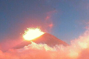 Popocatépetl hace erupción durante la madrugada