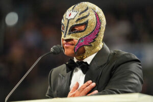 Rey Misterio es inducido al salón de la fama de la WWE