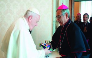 Obispo de Querétaro acude al Vaticano