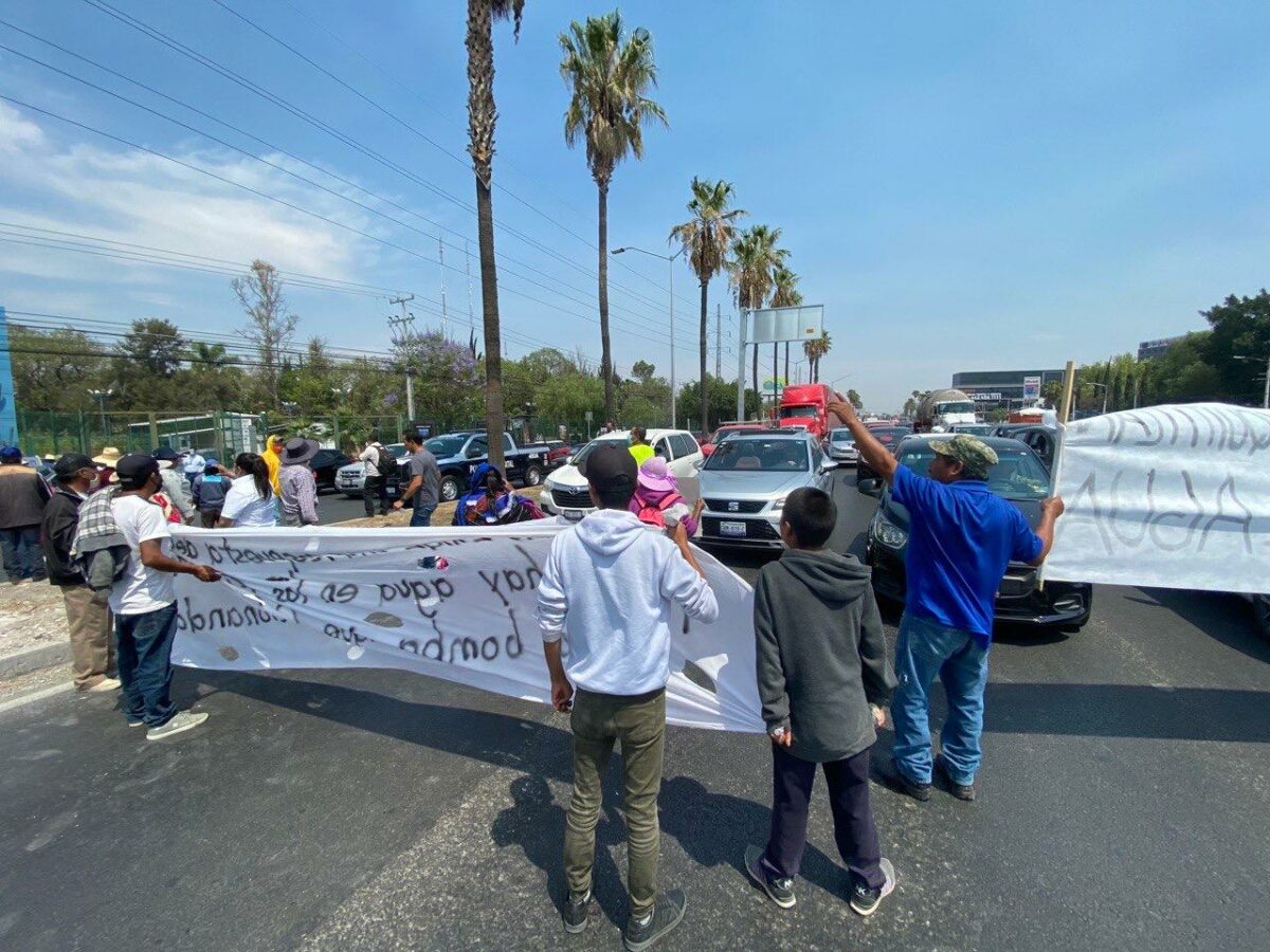El 20 de junio de 2022, los manifestantes bloquearon la avenida 5 de Febrero para protestar en contra de la Ley de Aguas. Archivo 