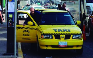Darán seguros a comerciantes, tianguistas y taxistas en Querétaro