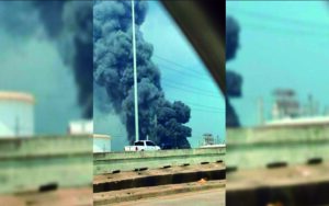 Reportan explosión e incendio en la refinería Deer Park de Pemex