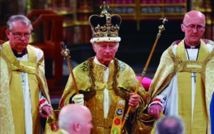 Carlos III es coronado como rey de Inglaterra ante al menos 2 mil invitados