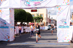 Participan corredores para Medio Maratón San Juan del Río 2023