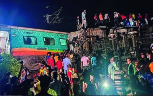 Tragedia en vía férrea: Más de 200 muertos en accidente de trenes