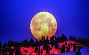 Luna de fresa 2023: Significado y cuándo ver la luna llena de junio