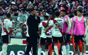 Aficionado de River Plate muere en pleno partido; iba con su hija