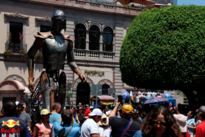 “Aquiles” conquista el Centro Histórico de Querétaro