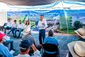 Entrega municipio de El Marqués subsidios para el campo