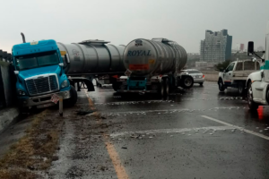 Lluvia provoca accidente sobre autopista México –Querétaro