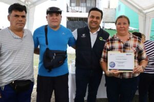 Luis Nava verifica avances en Mejoramiento de Condominios de la colonia La Loma