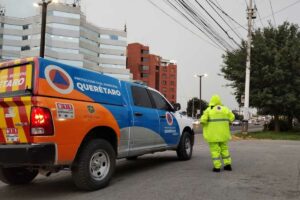 Protección Civil Municipal apoya habitantes del predio sobre carretera a Chichimequillas