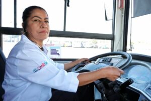 Mujeres conductoras del transporte público recibirán el apoyo de guarderías