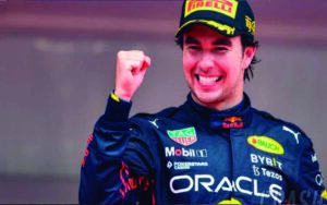 'Checo' Pérez saldrá quinto; Verstappen gana la Pole en GP de Japón